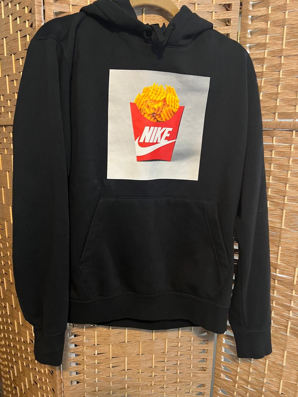 Nike Men's Sole Food Pullover Waffle Fries Graphic Print Black Hoodie, MED
